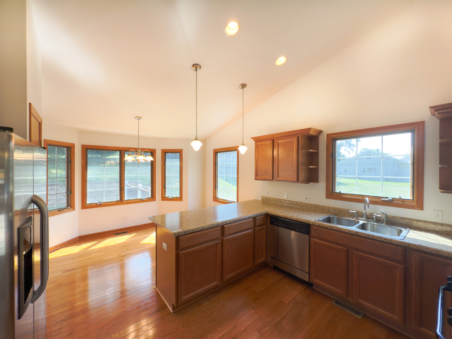 38815 N Broadway Avenue, Antioch, IL 60002