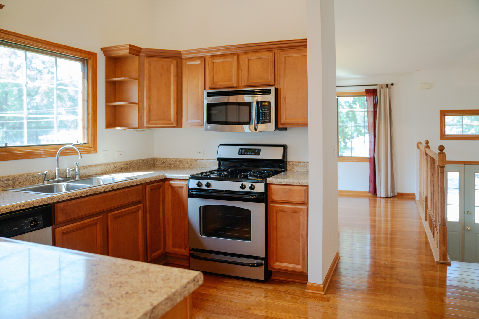 38815 N Broadway Avenue, Antioch, IL 60002