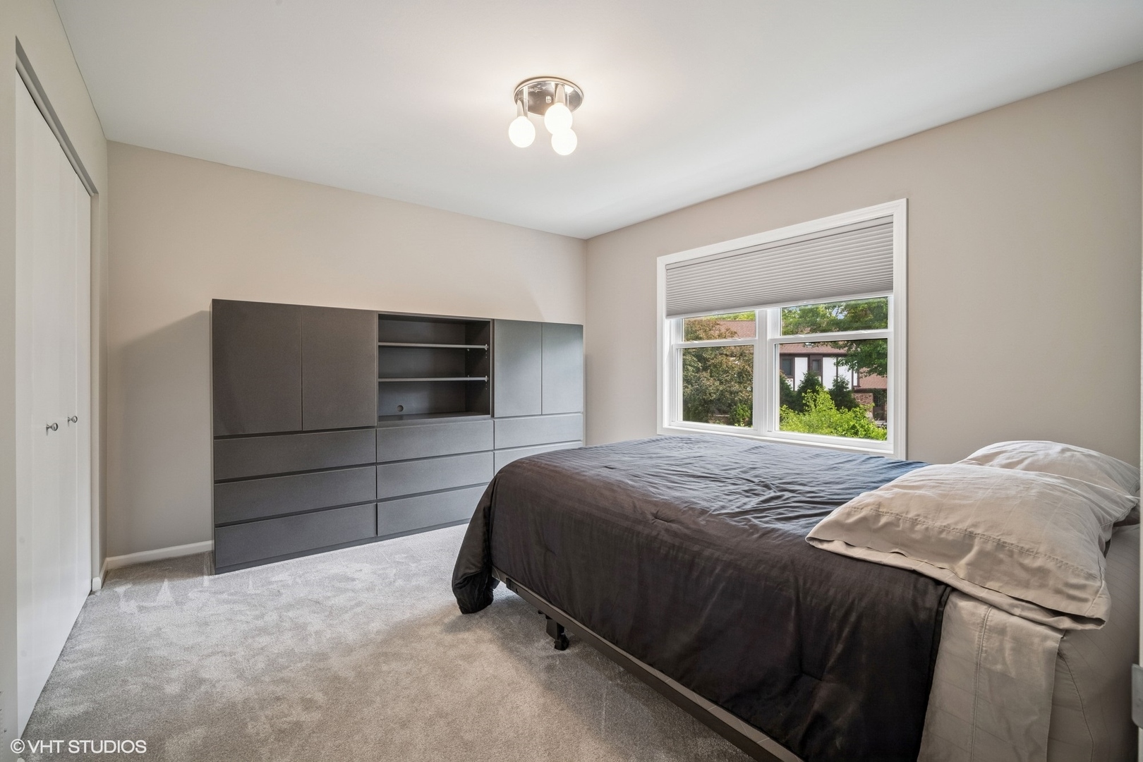 4045 N Harvard Avenue, Arlington Heights, IL 60004