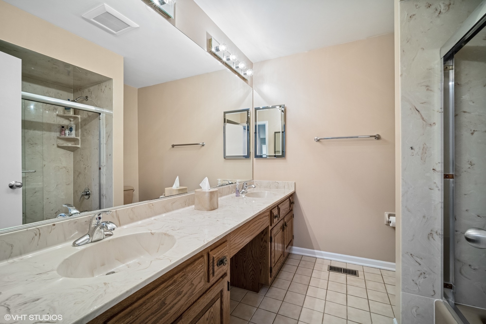 4045 N Harvard Avenue, Arlington Heights, IL 60004