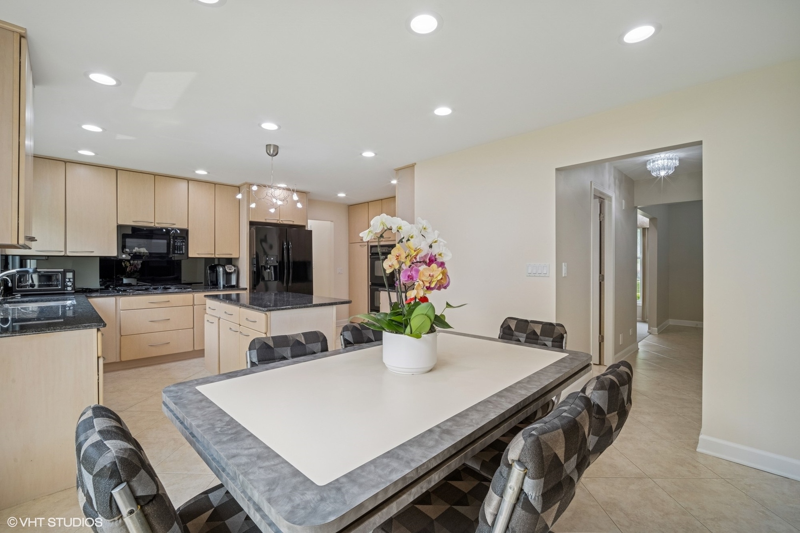 4045 N Harvard Avenue, Arlington Heights, IL 60004