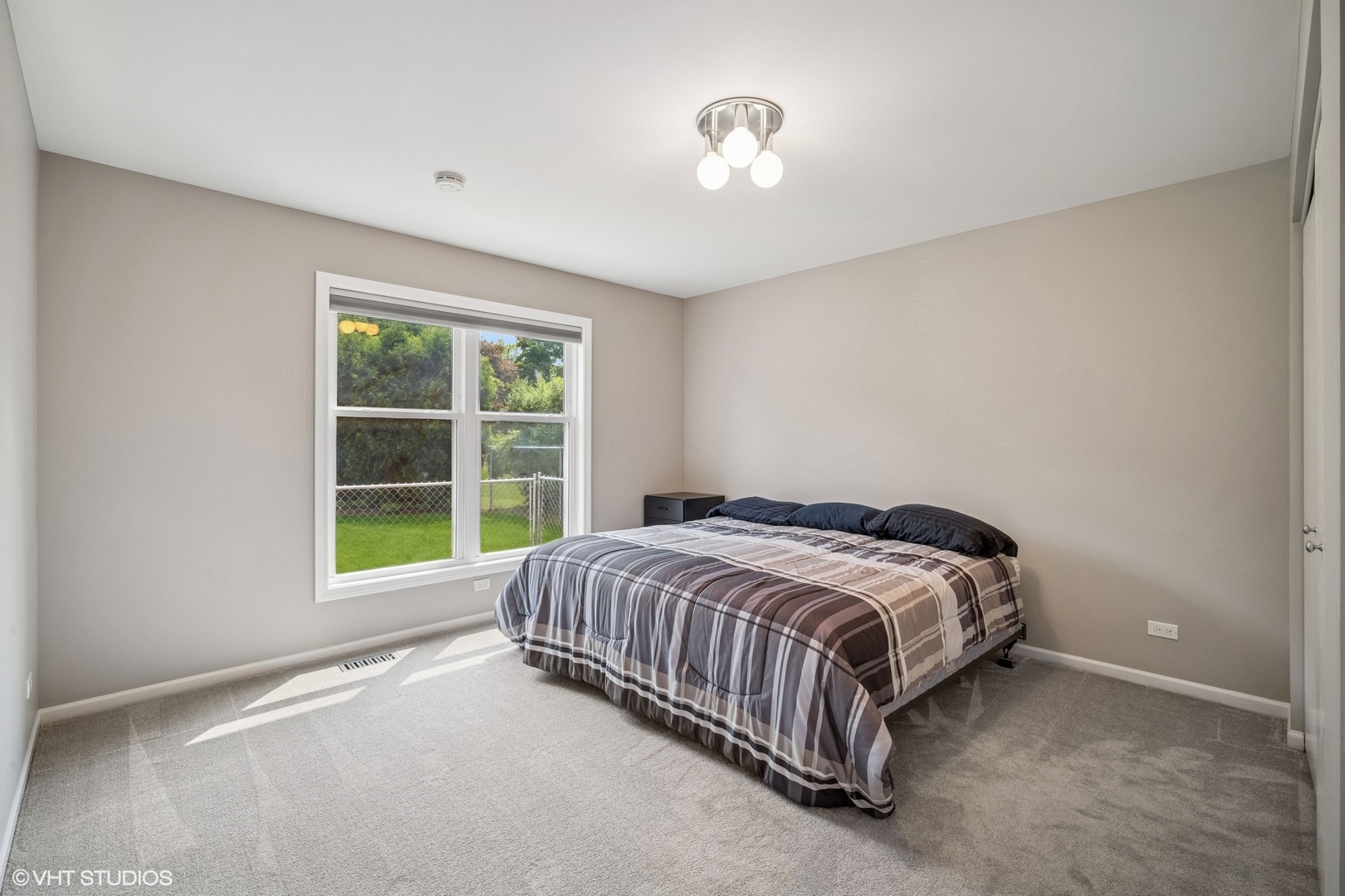 4045 N Harvard Avenue, Arlington Heights, IL 60004