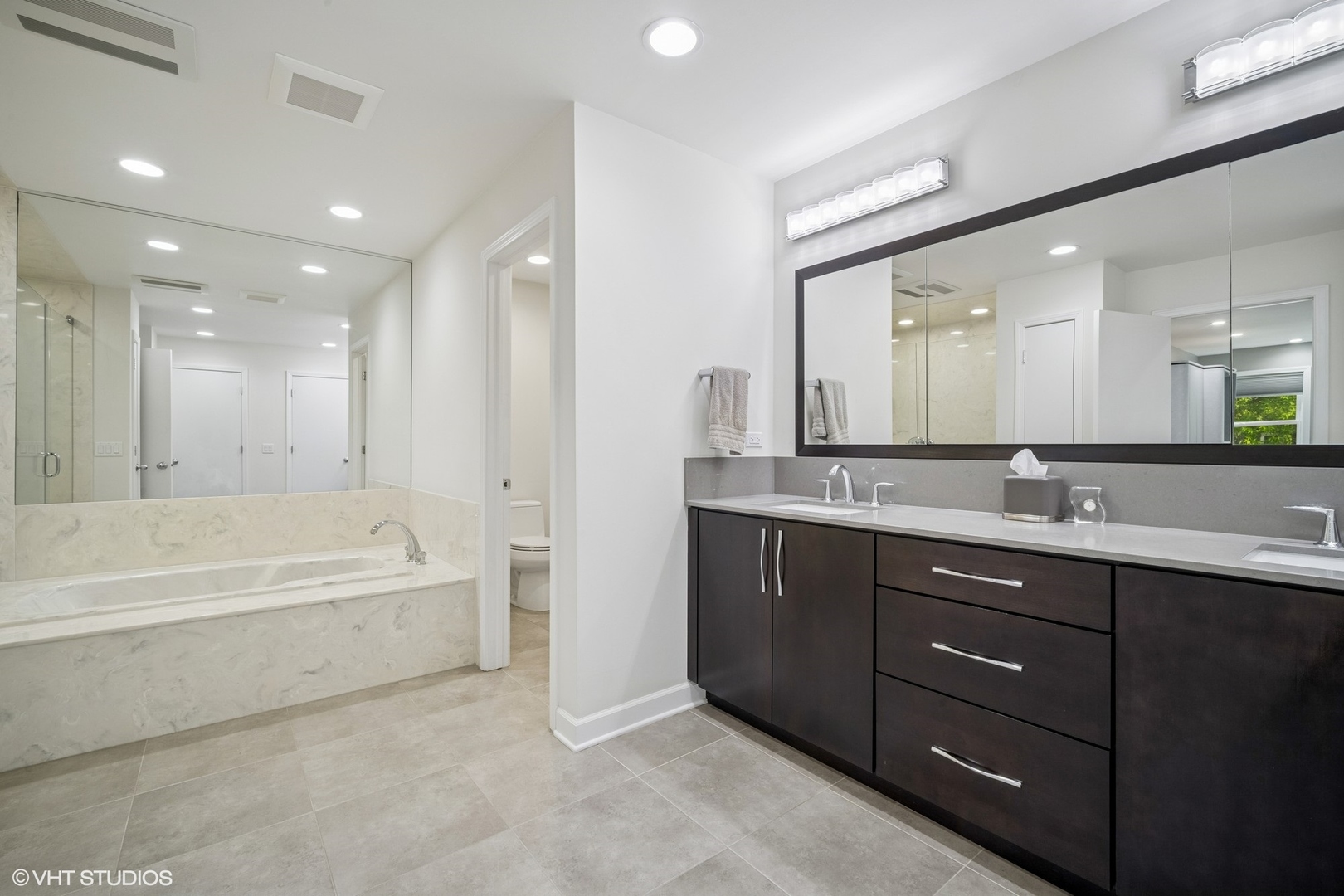 4045 N Harvard Avenue, Arlington Heights, IL 60004