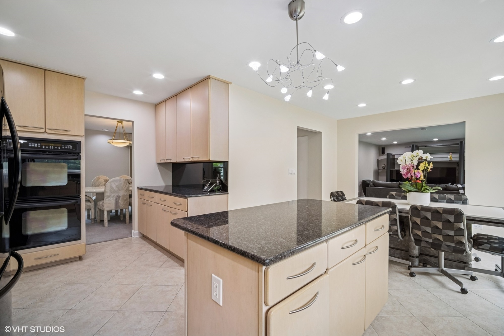4045 N Harvard Avenue, Arlington Heights, IL 60004