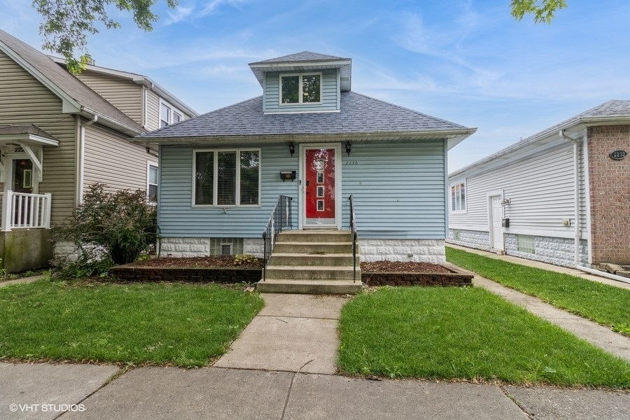 2230 N 75th Avenue, Elmwood Park, IL 60707
