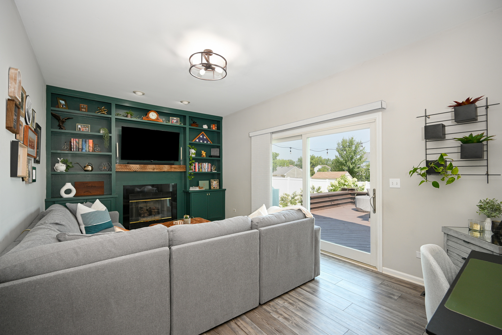 30W060 Kensington Drive, Warrenville, IL 60555