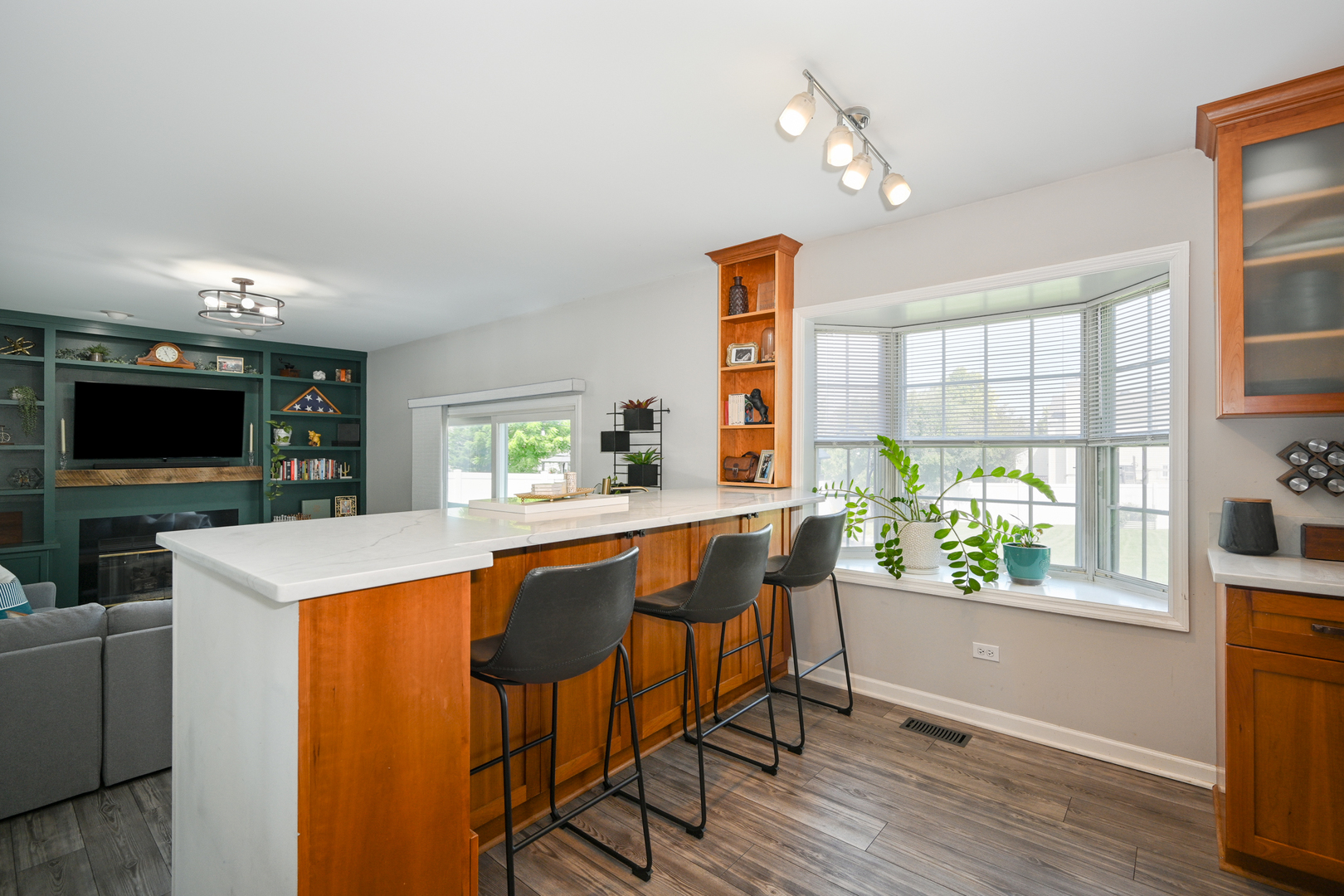 30W060 Kensington Drive, Warrenville, IL 60555