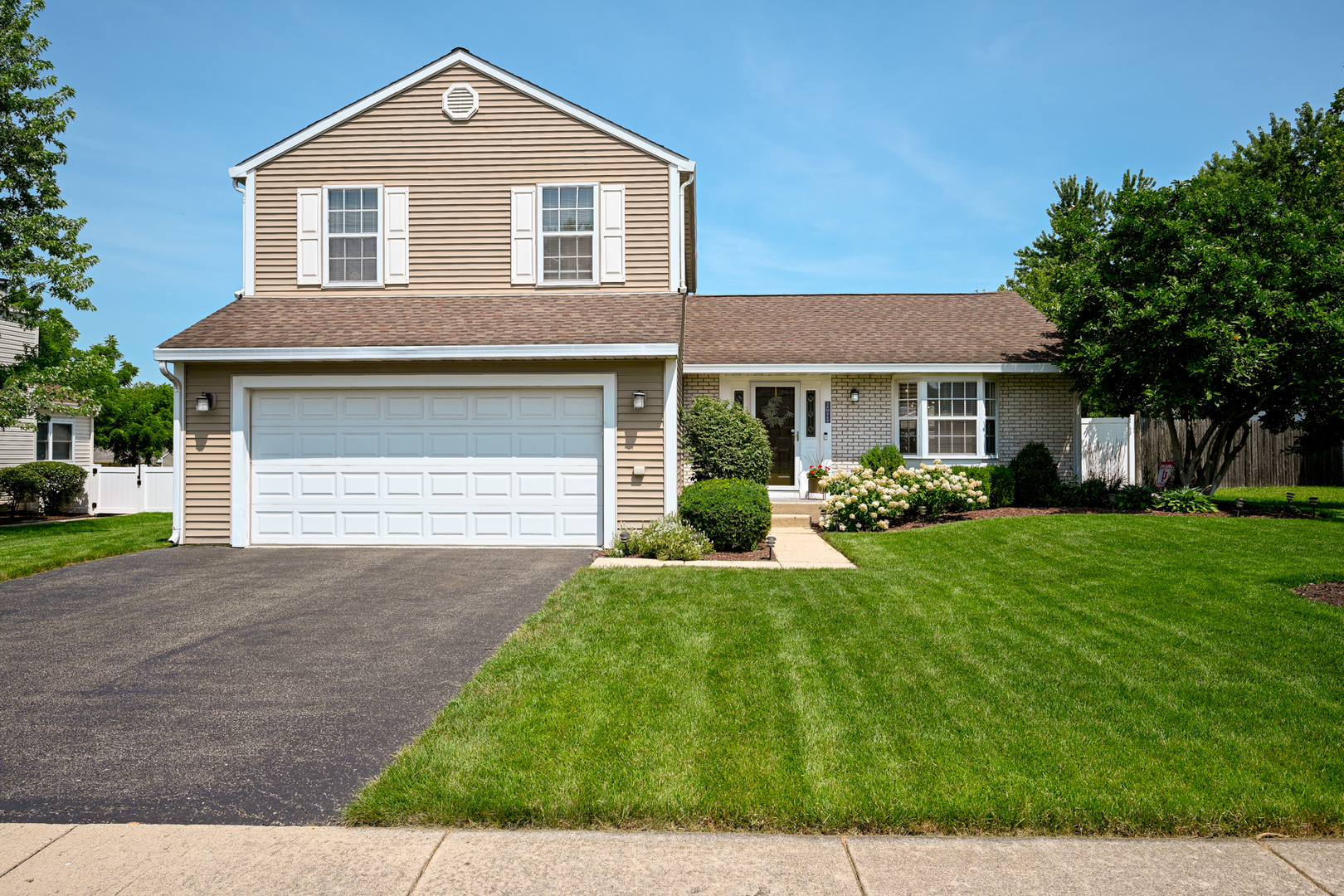 30W060 Kensington Drive, Warrenville, IL 60555