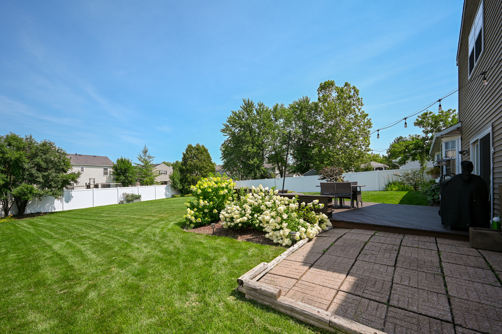 30W060 Kensington Drive, Warrenville, IL 60555