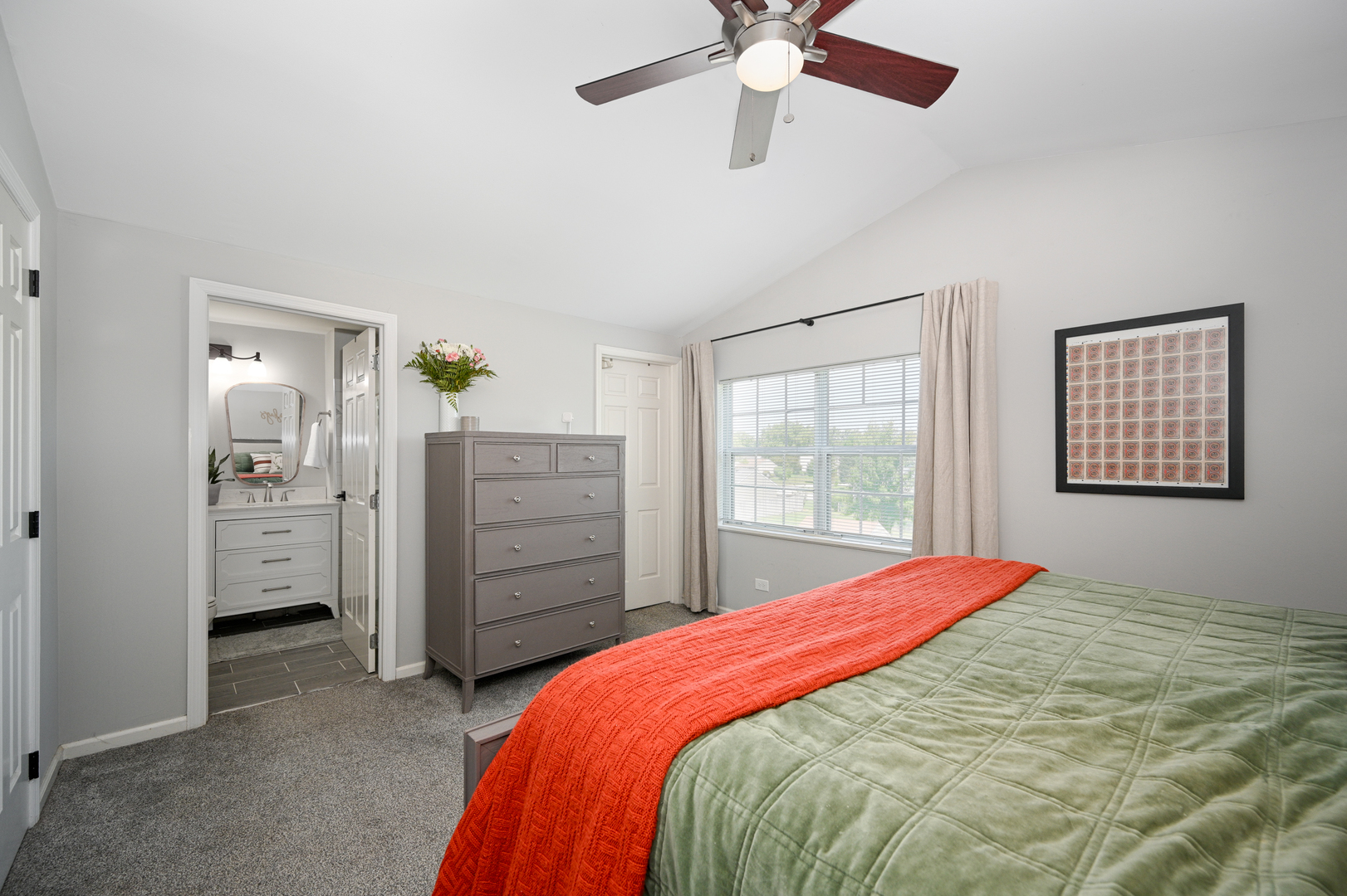 30W060 Kensington Drive, Warrenville, IL 60555