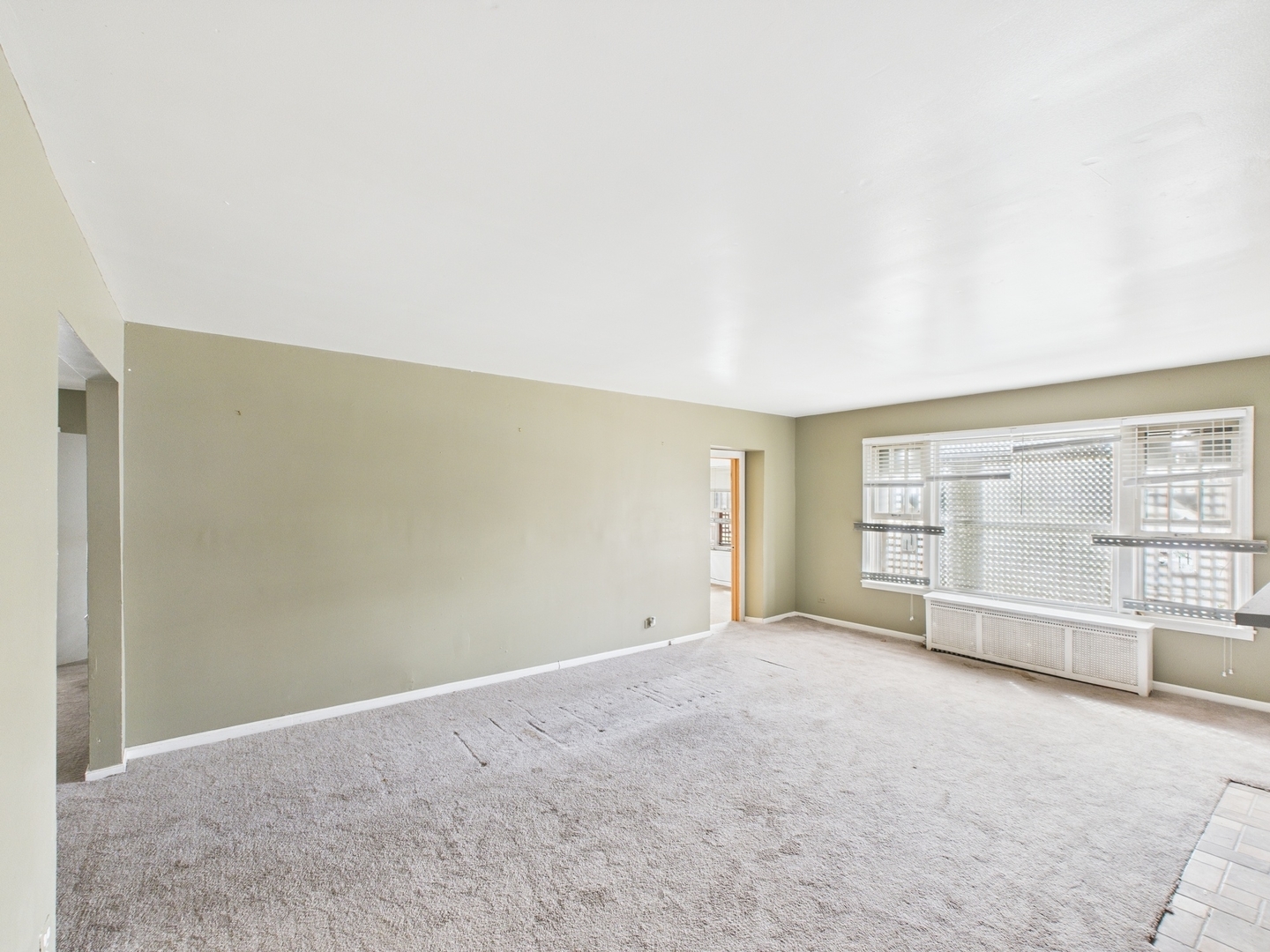 6823 S Chappel Avenue, Chicago, IL 60649