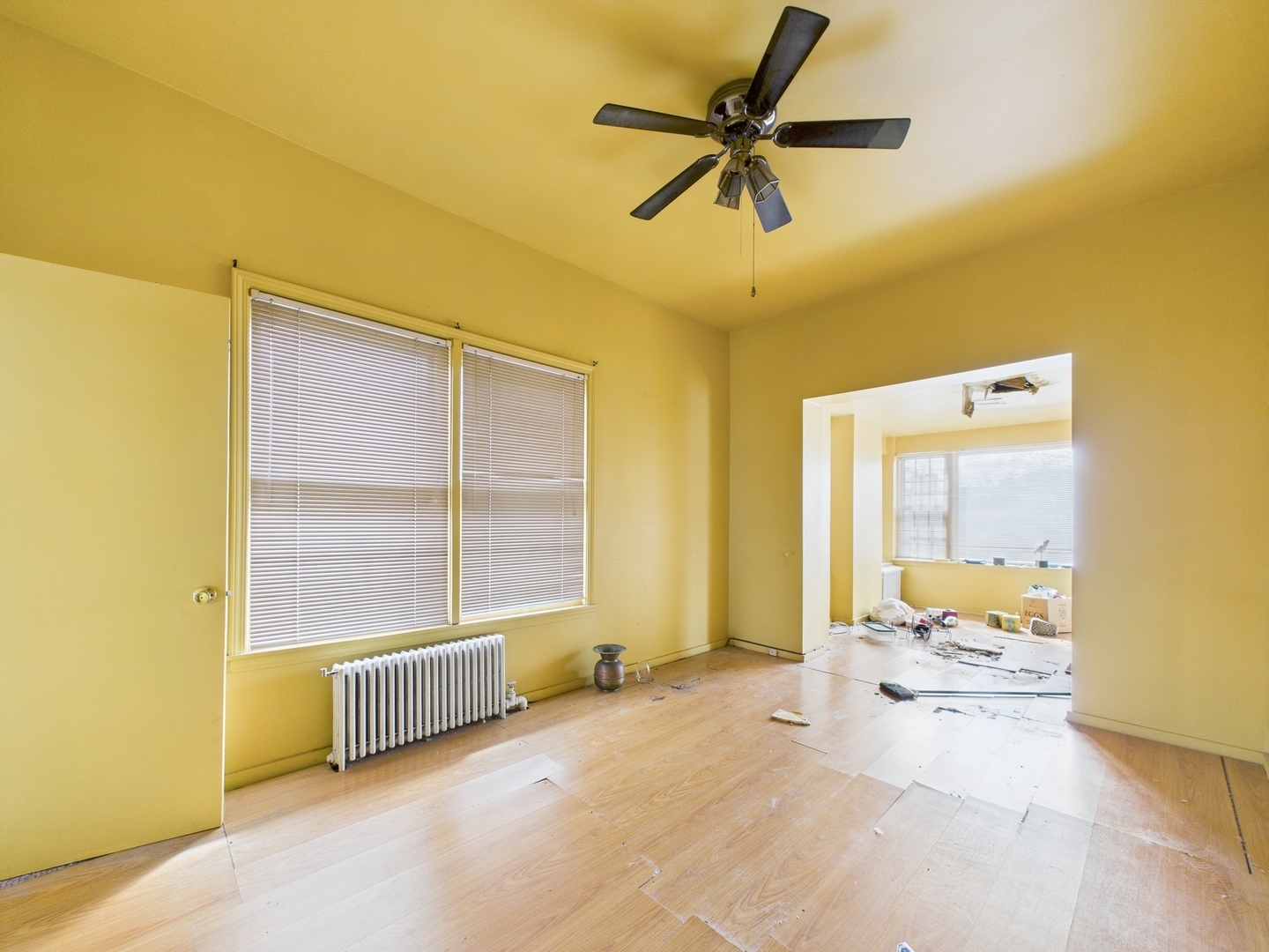 6823 S Chappel Avenue, Chicago, IL 60649