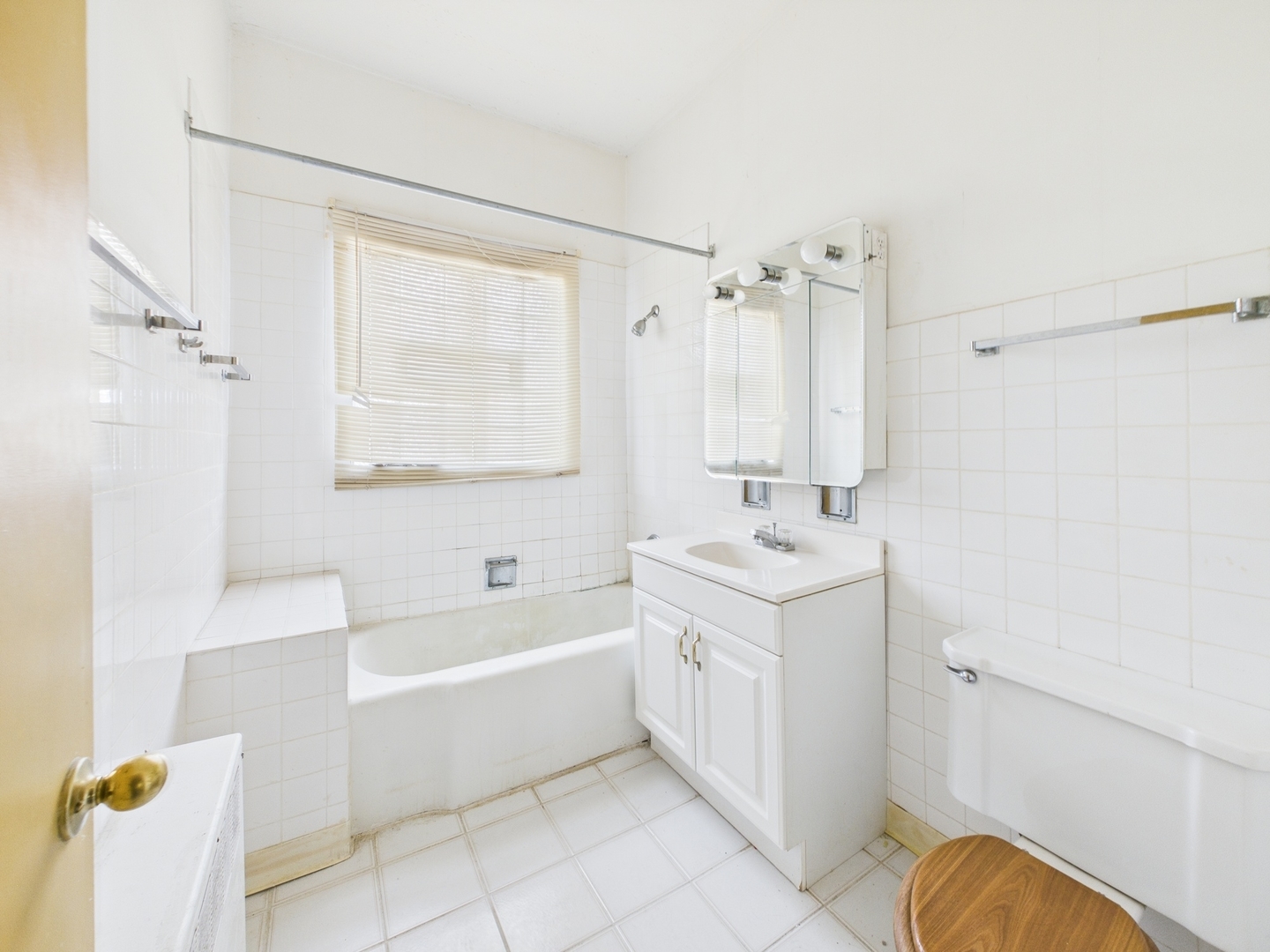6823 S Chappel Avenue, Chicago, IL 60649