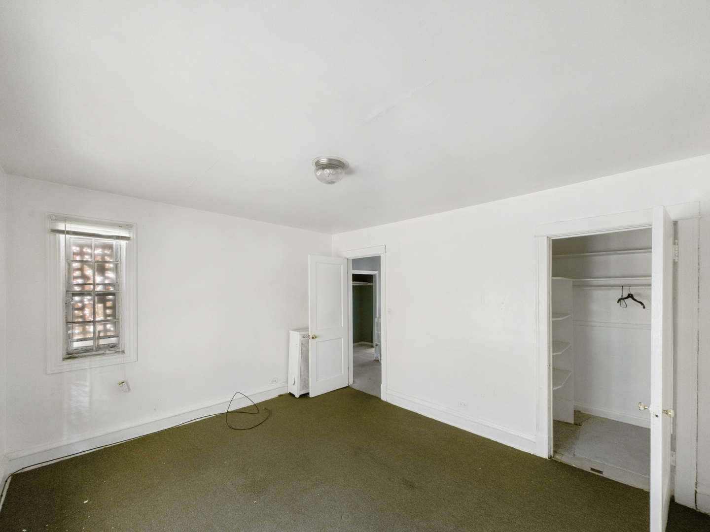6823 S Chappel Avenue, Chicago, IL 60649