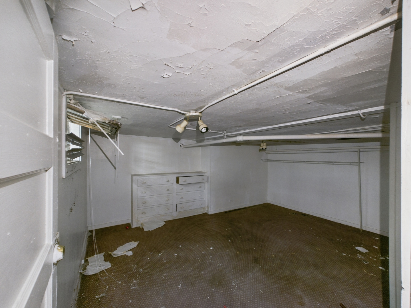 6823 S Chappel Avenue, Chicago, IL 60649