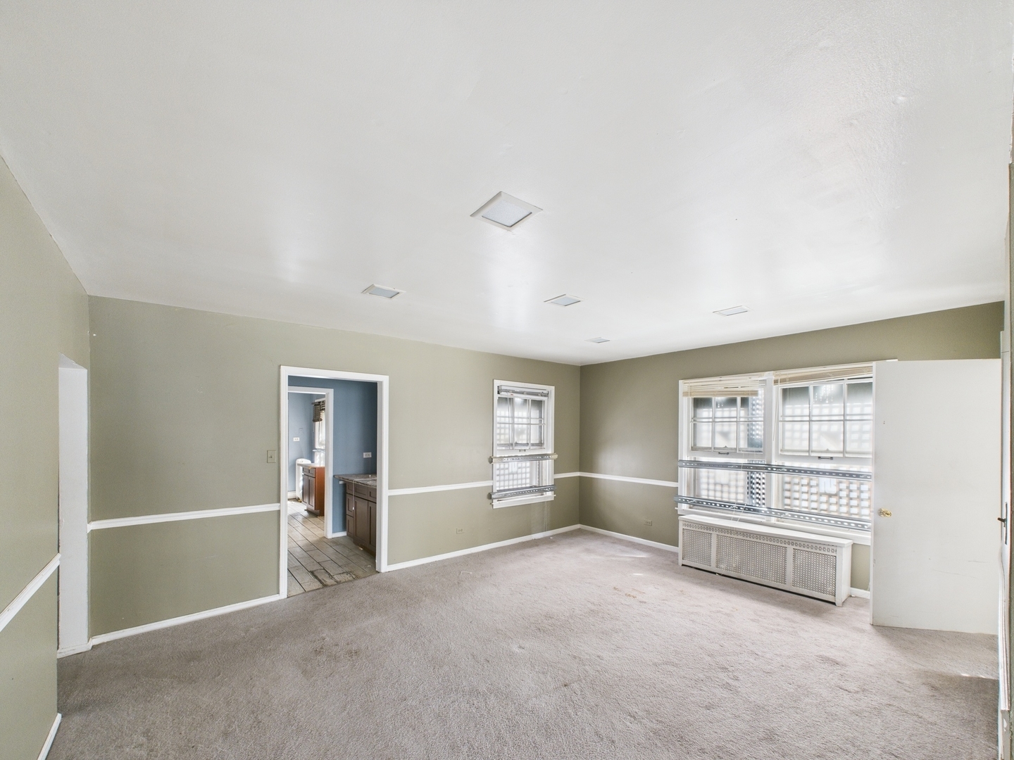 6823 S Chappel Avenue, Chicago, IL 60649