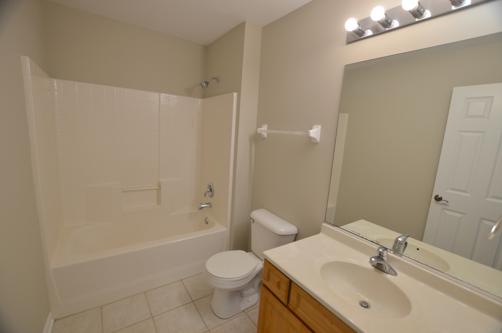 1211 Townes Circle, Aurora, IL 60502