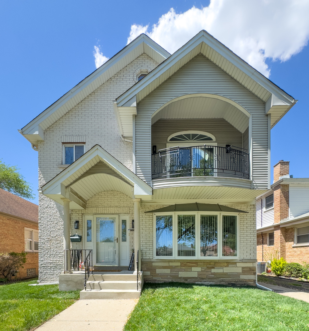 8024 N Odell Avenue, Niles, IL 60714