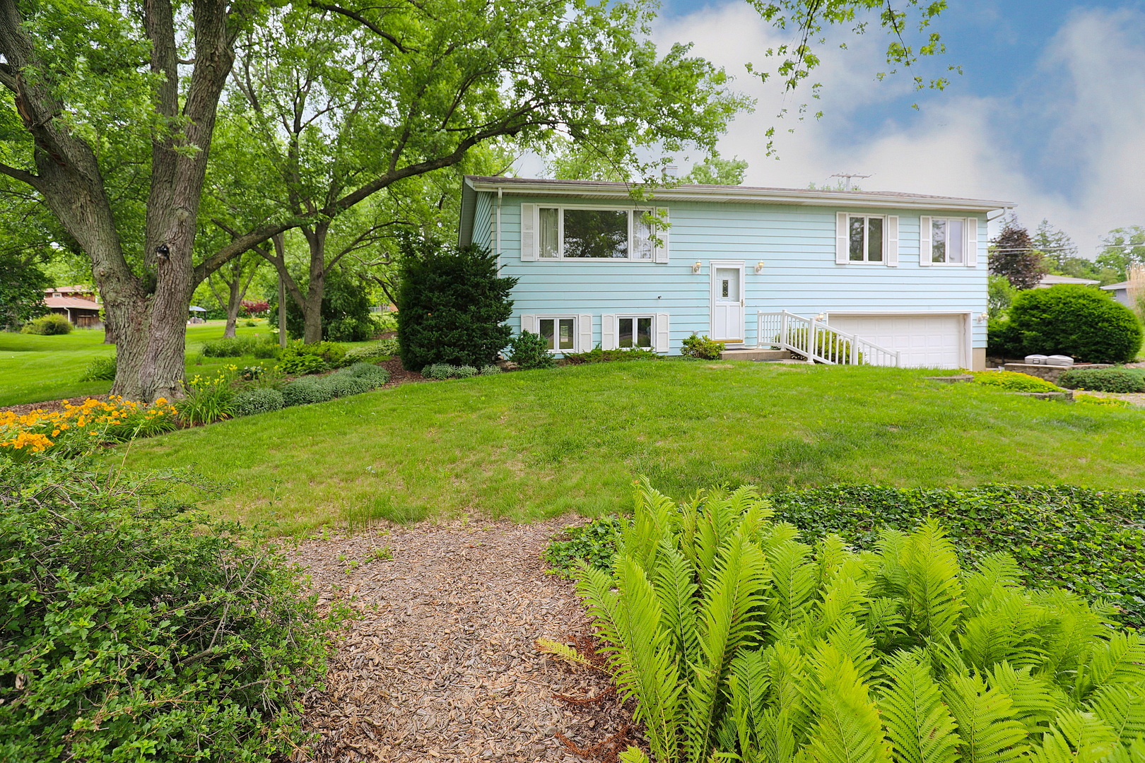 28W650 High Lake Road, West Chicago, IL 60185