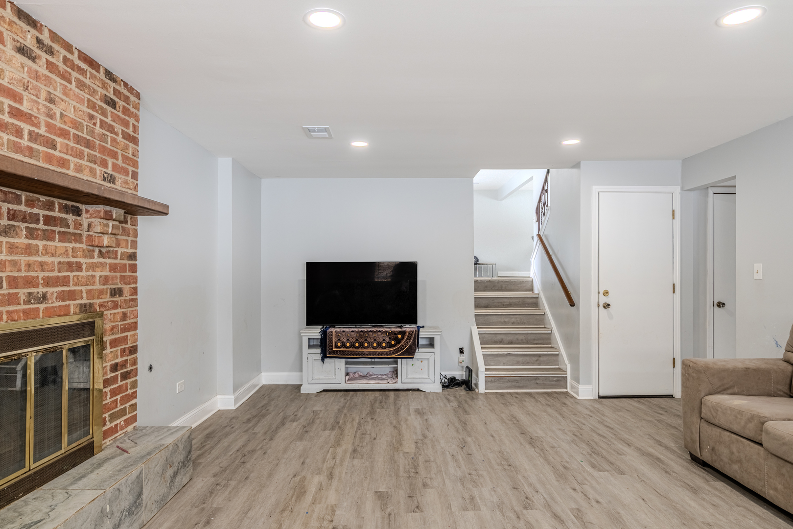 8821 W 100th St Street, Palos Hills, IL 60465