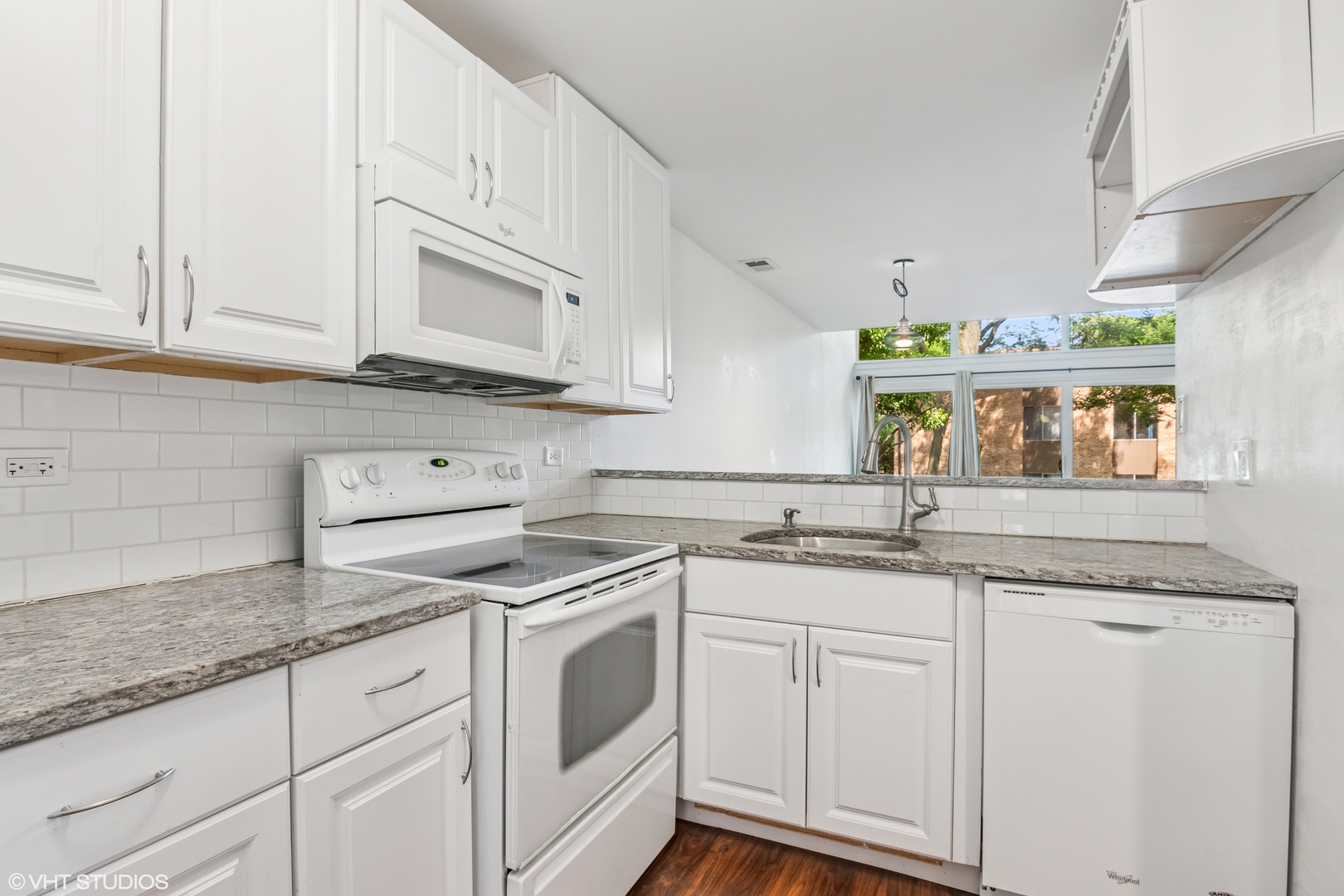 5916 Meadow Drive #149-A, Lisle, IL 60532
