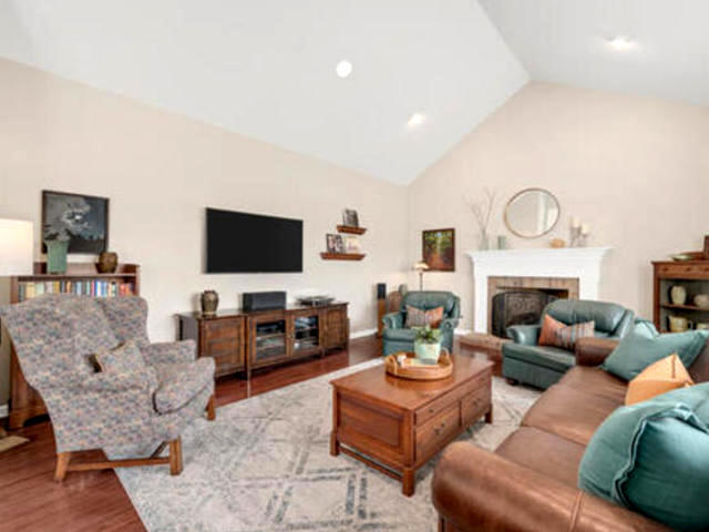 9 Olympic Drive, South Barrington, IL 60010