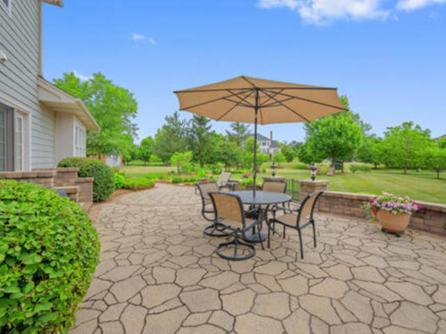 9 Olympic Drive, South Barrington, IL 60010