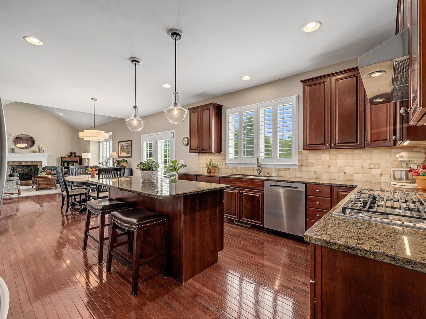 9 Olympic Drive, South Barrington, IL 60010