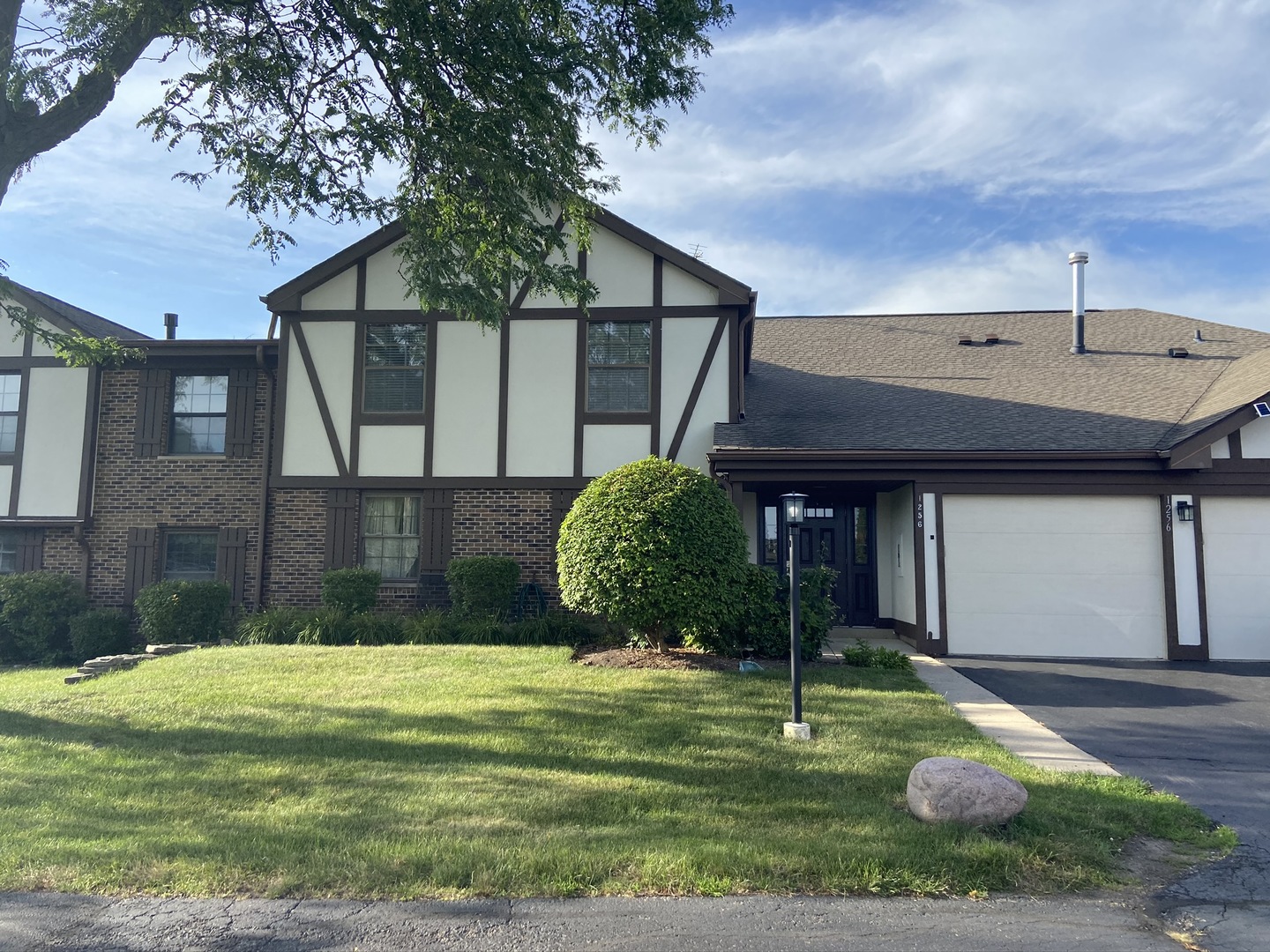 1256 Plum Tree Court #B2, Schaumburg, IL 60193