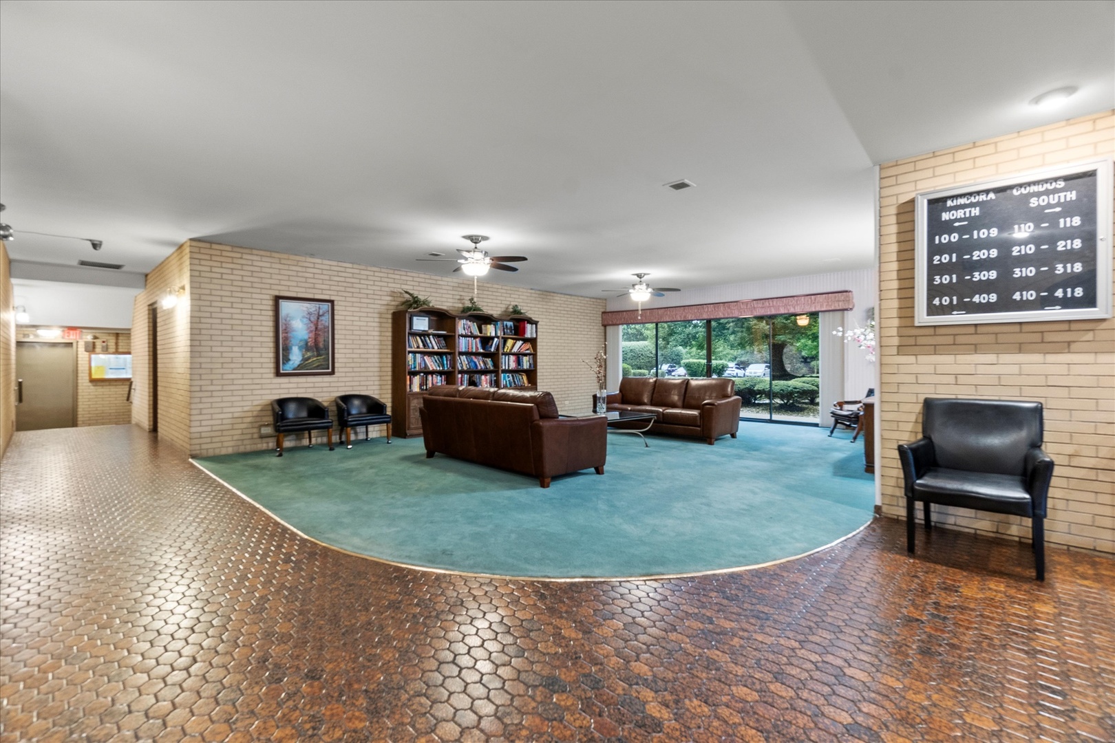 5840 W 104th Street #212, Oak Lawn, IL 60453