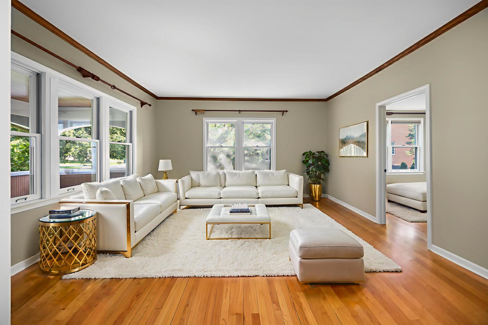4416 Seeley Avenue, Downers Grove, IL 60515
