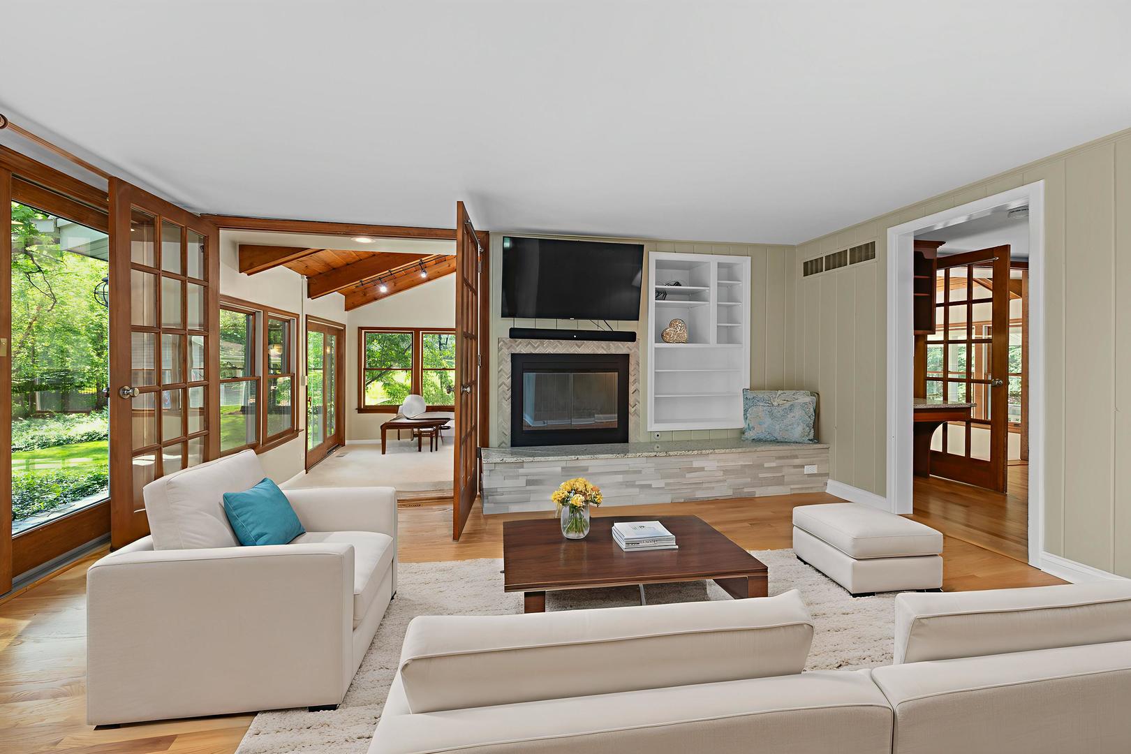 4416 Seeley Avenue, Downers Grove, IL 60515