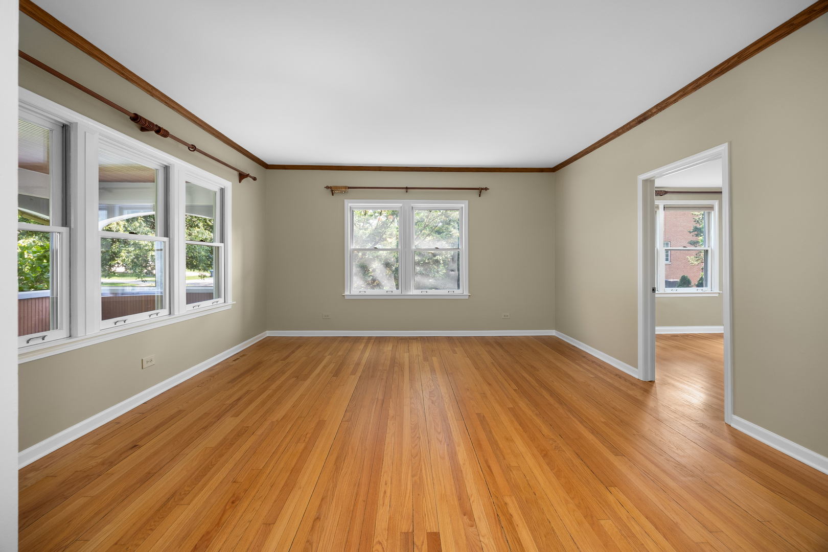 4416 Seeley Avenue, Downers Grove, IL 60515