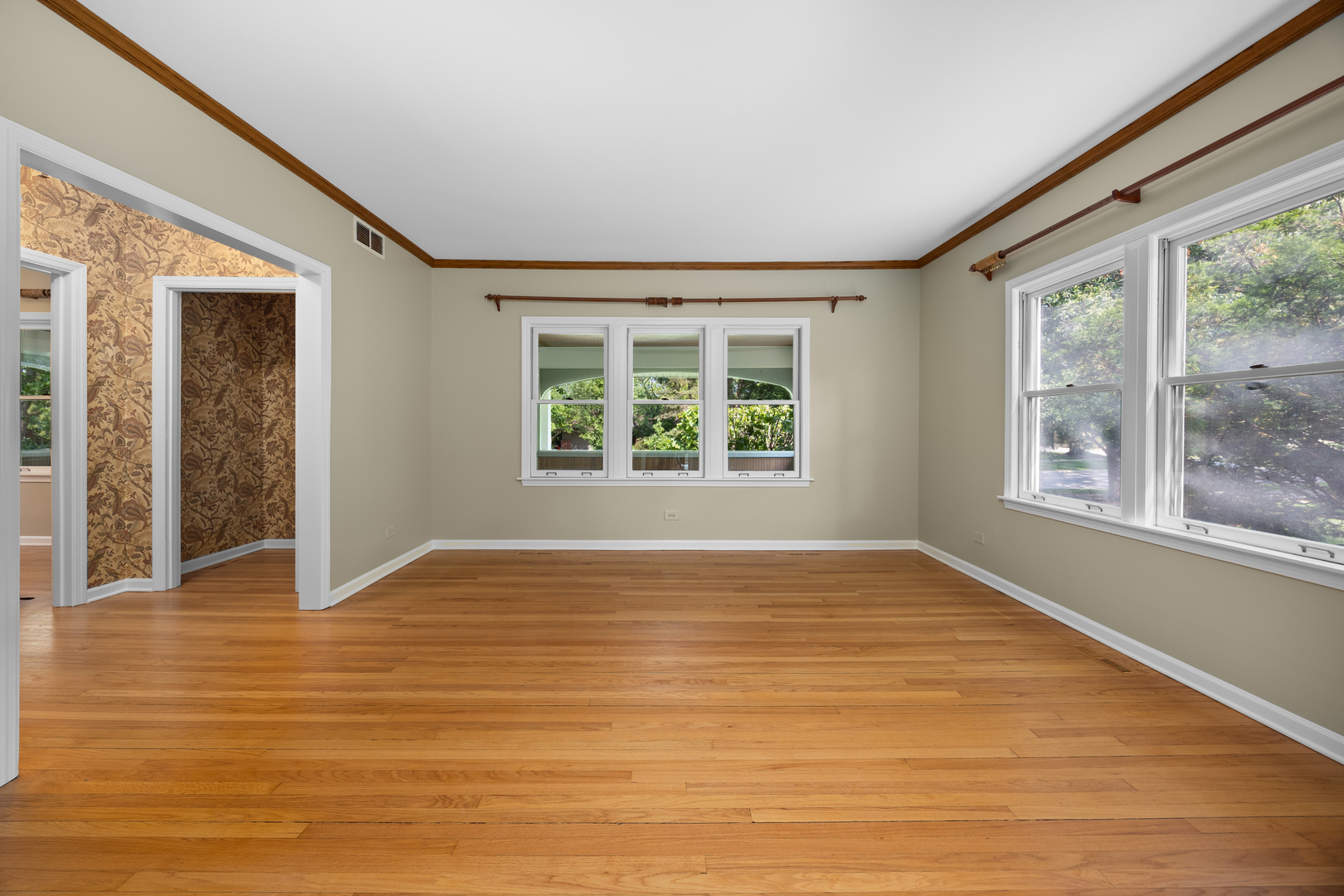 4416 Seeley Avenue, Downers Grove, IL 60515