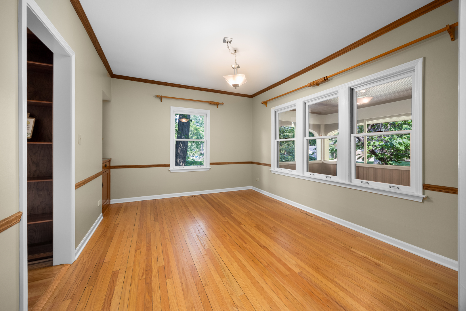 4416 Seeley Avenue, Downers Grove, IL 60515
