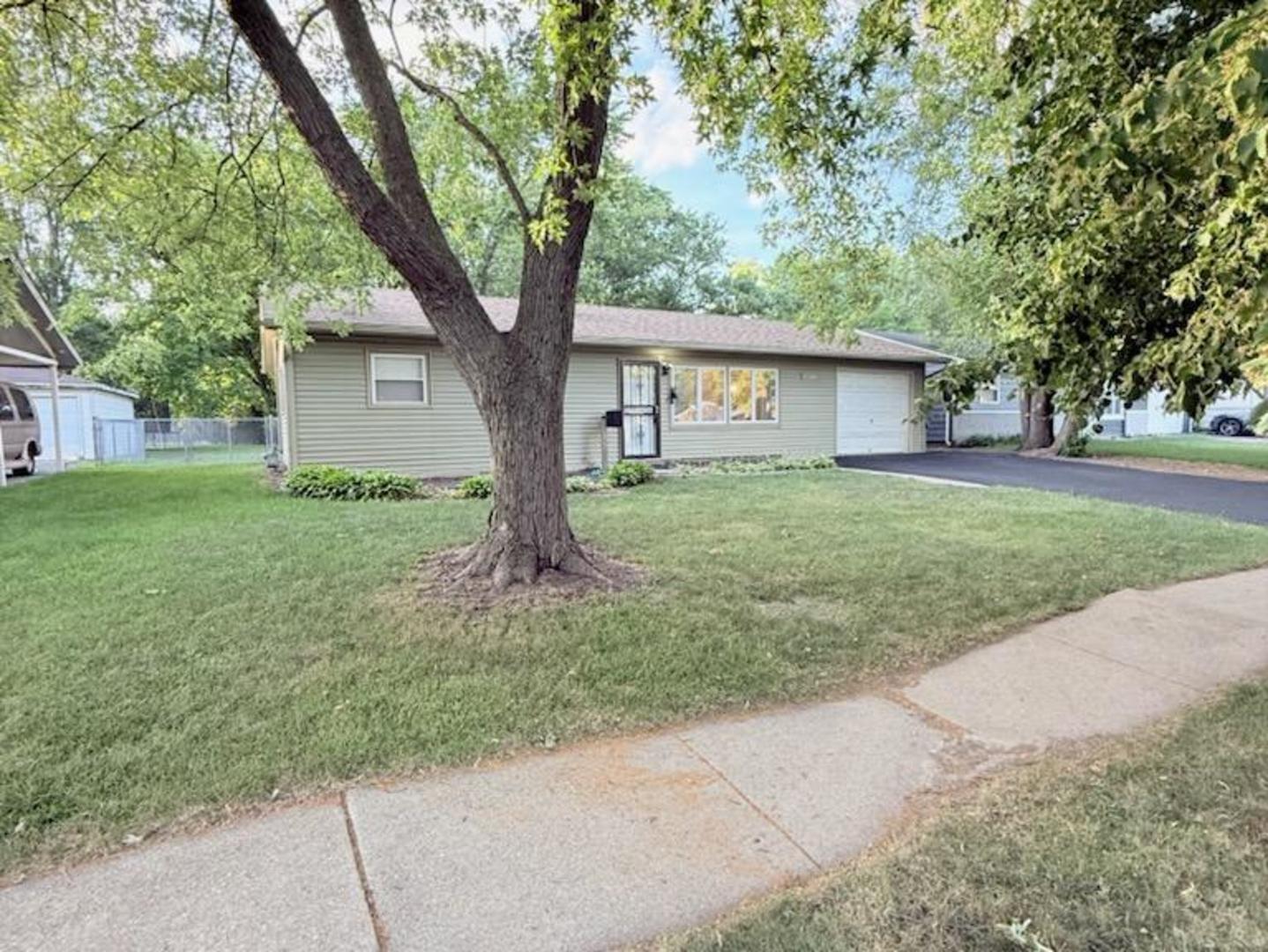2017 E Sauk Trail, Sauk Village, IL 60411