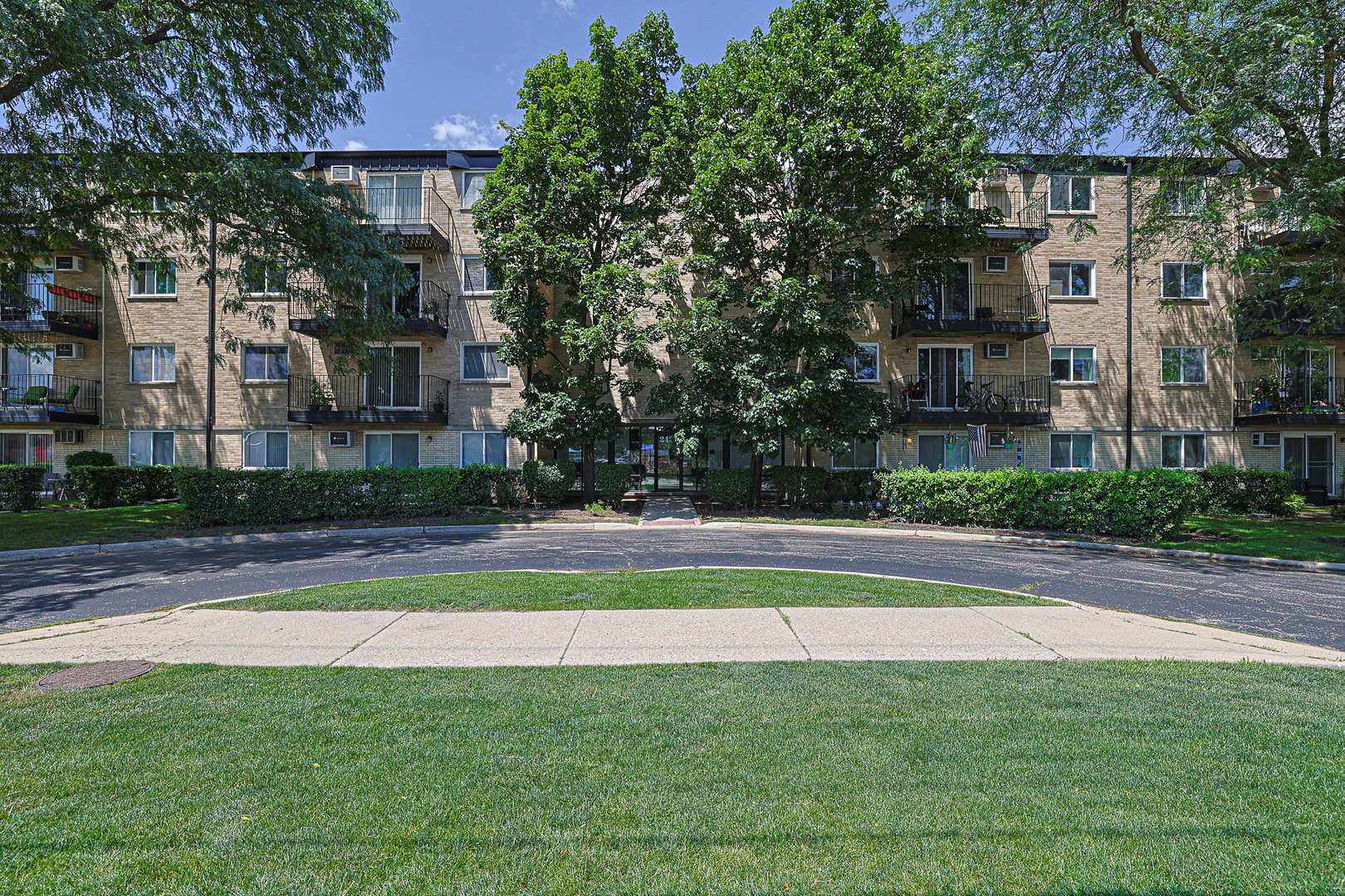 2424 E Oakton Street #3E, Arlington Heights, IL 60004