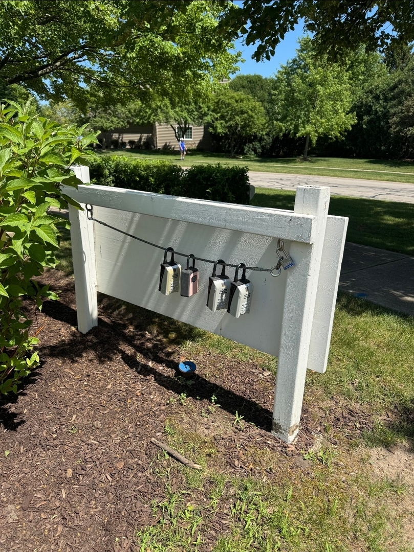 2261 Petworth Court #201C, Naperville, IL 60565