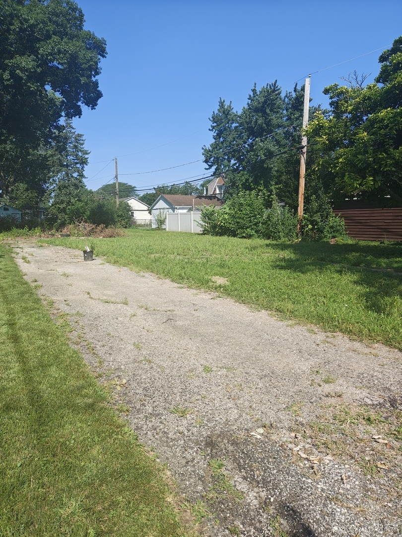 928 S Michigan Avenue, Villa Park, IL 60181