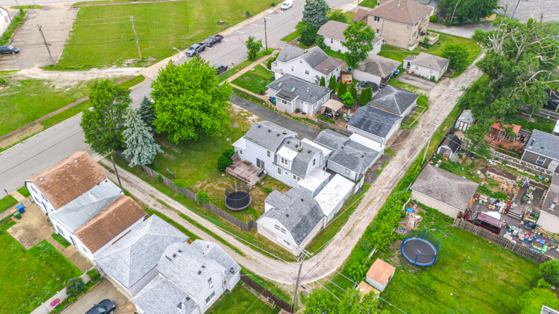 9827 Melvina Avenue, Oak Lawn, IL 60453