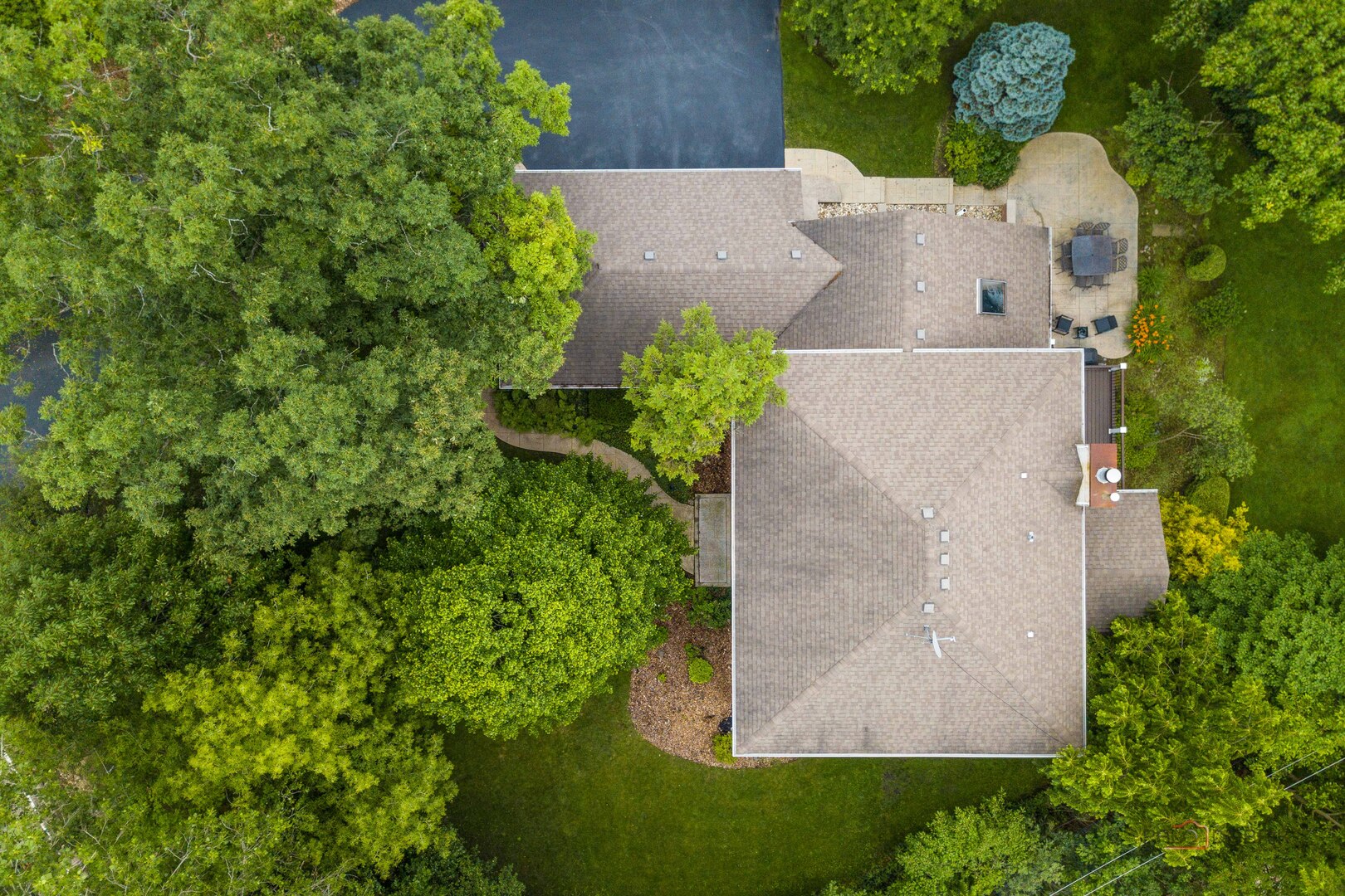 15393 W Oak Spring Road, Libertyville, IL 60048