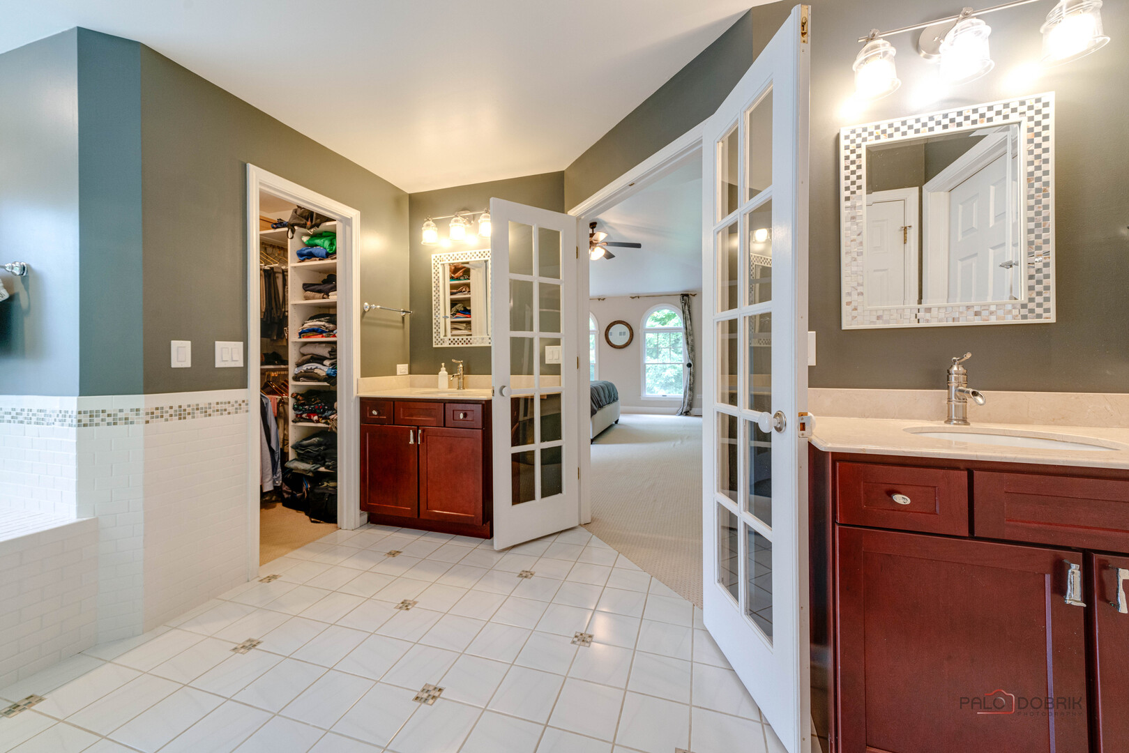 15393 W Oak Spring Road, Libertyville, IL 60048