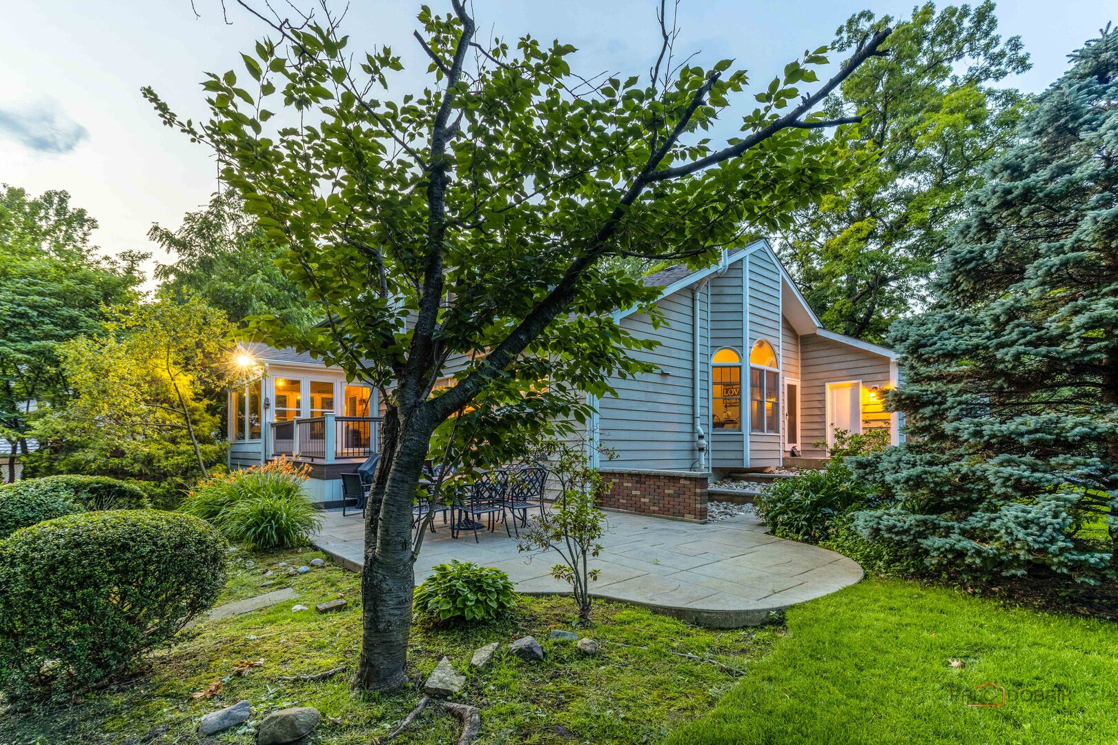 15393 W Oak Spring Road, Libertyville, IL 60048