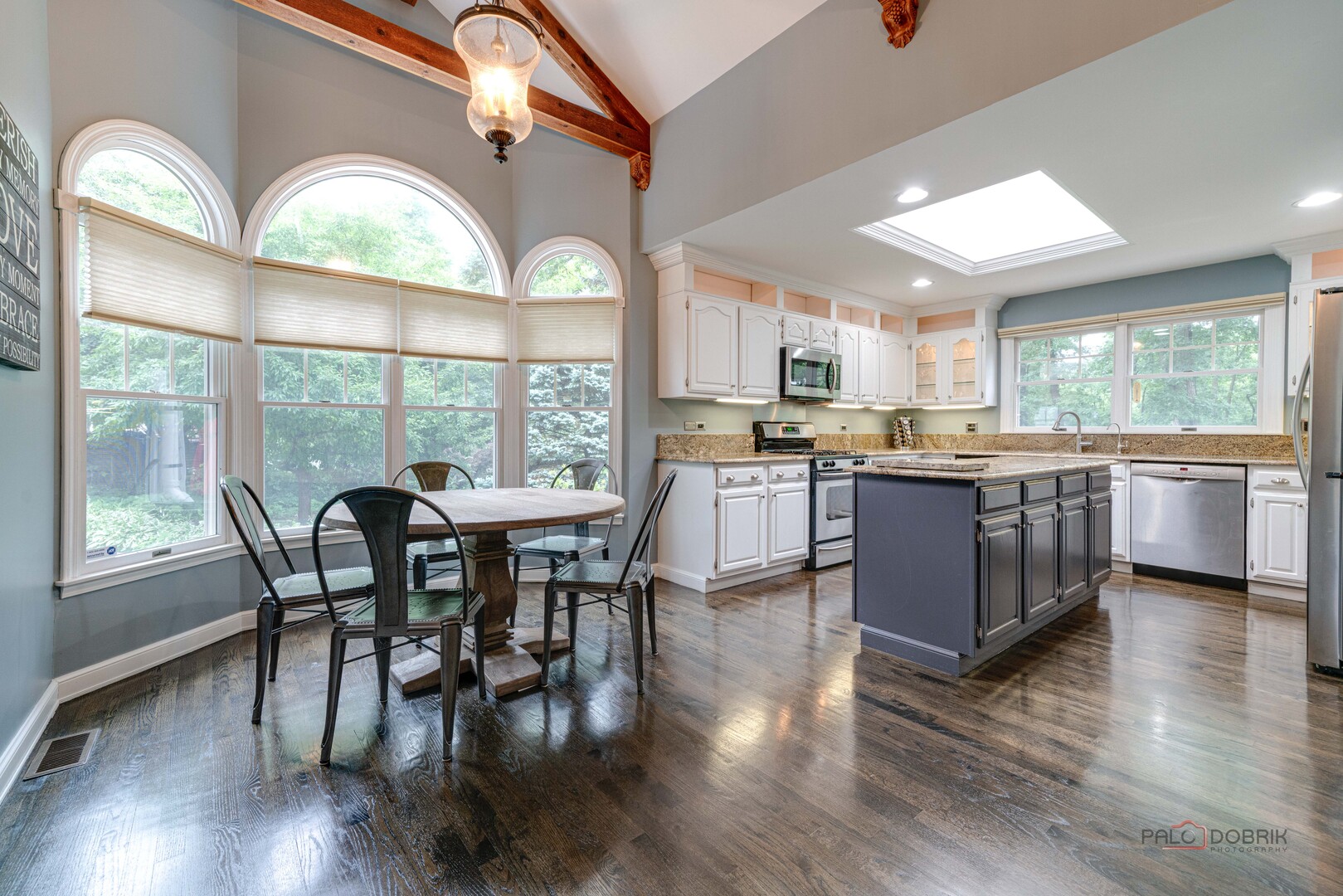 15393 W Oak Spring Road, Libertyville, IL 60048