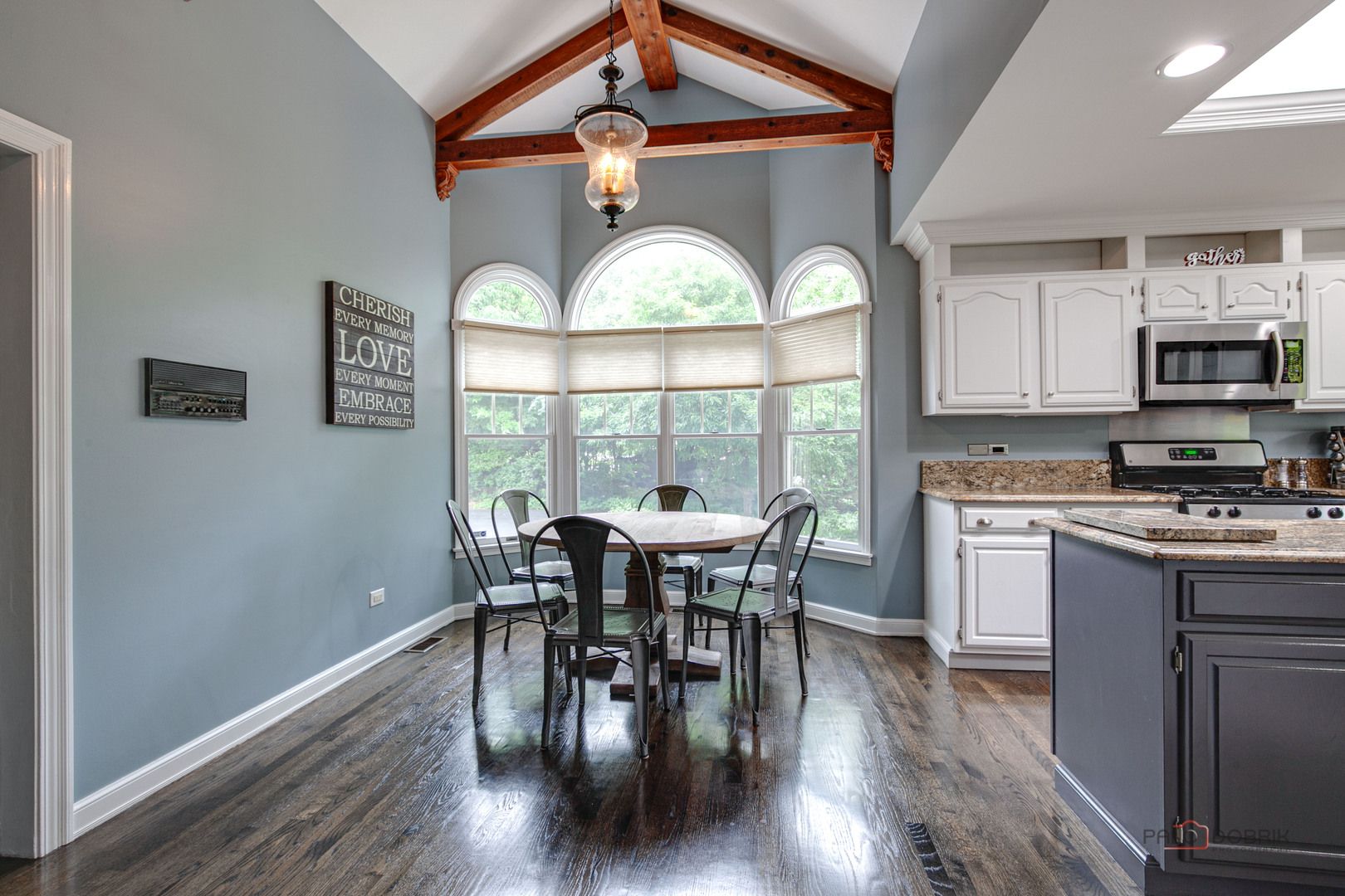 15393 W Oak Spring Road, Libertyville, IL 60048
