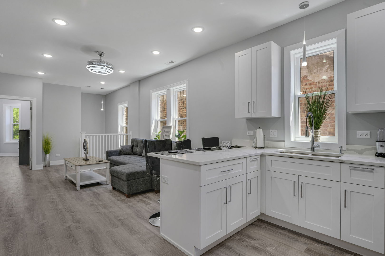 814 S Tripp Avenue, Chicago, IL 60624