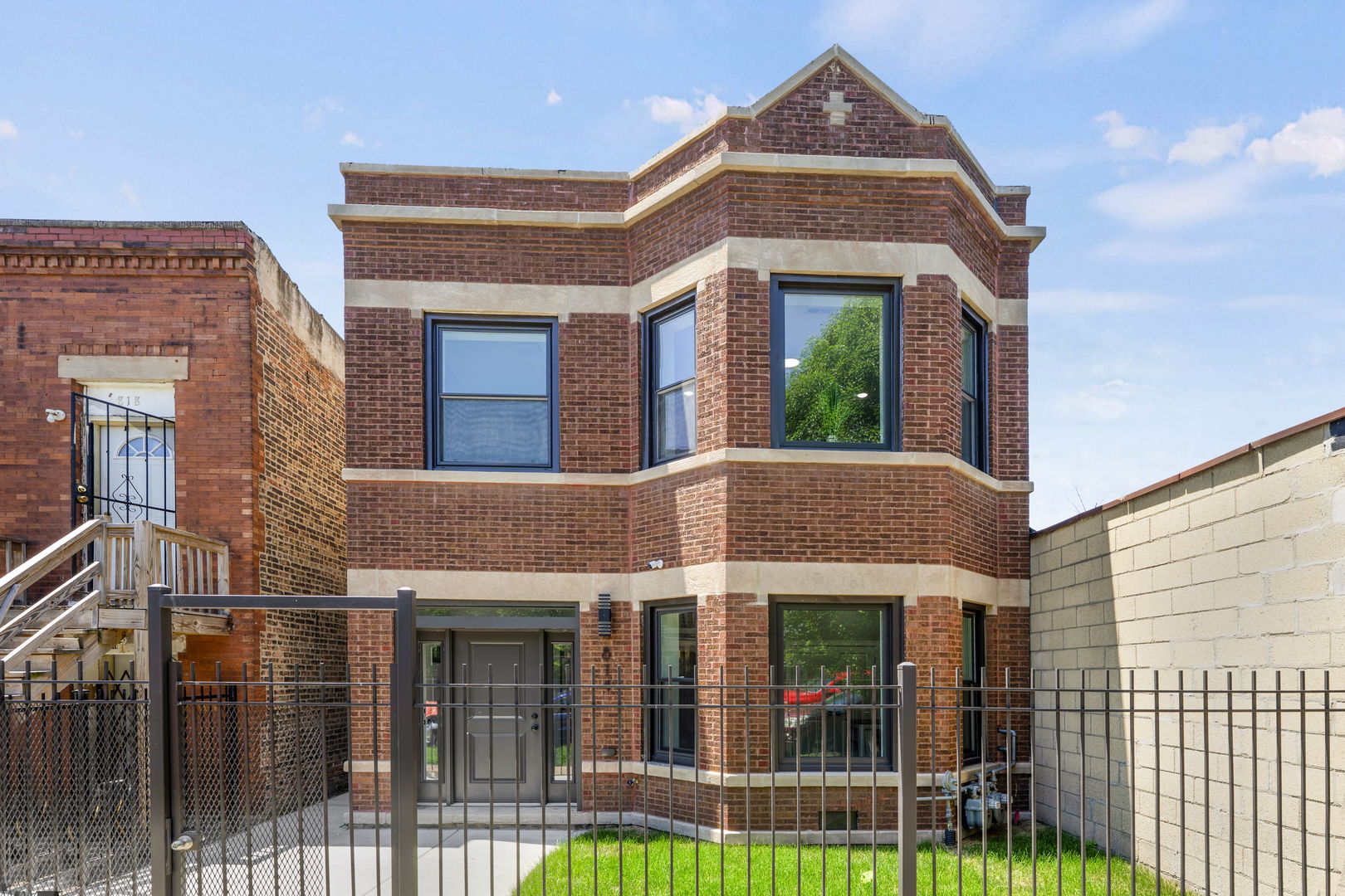 814 S Tripp Avenue, Chicago, IL 60624