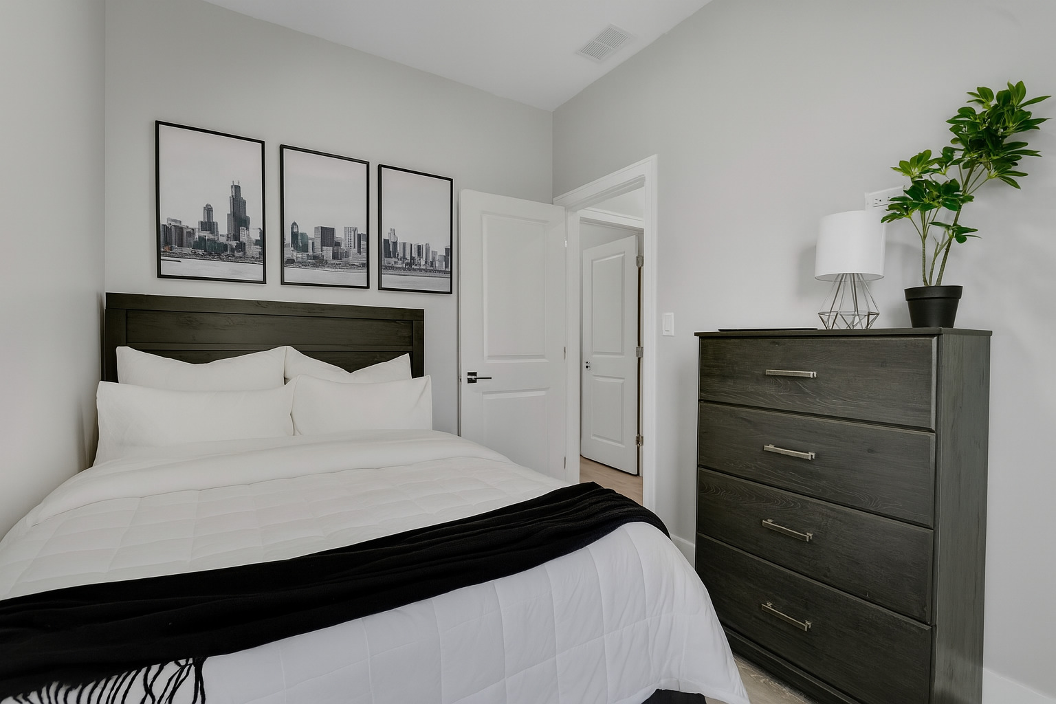 814 S Tripp Avenue, Chicago, IL 60624