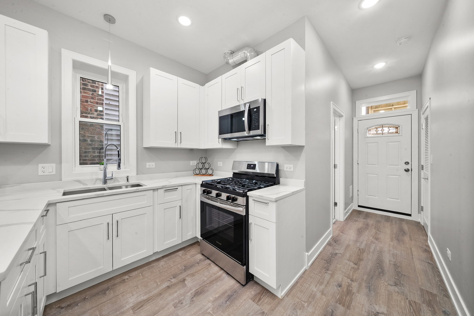 814 S Tripp Avenue, Chicago, IL 60624