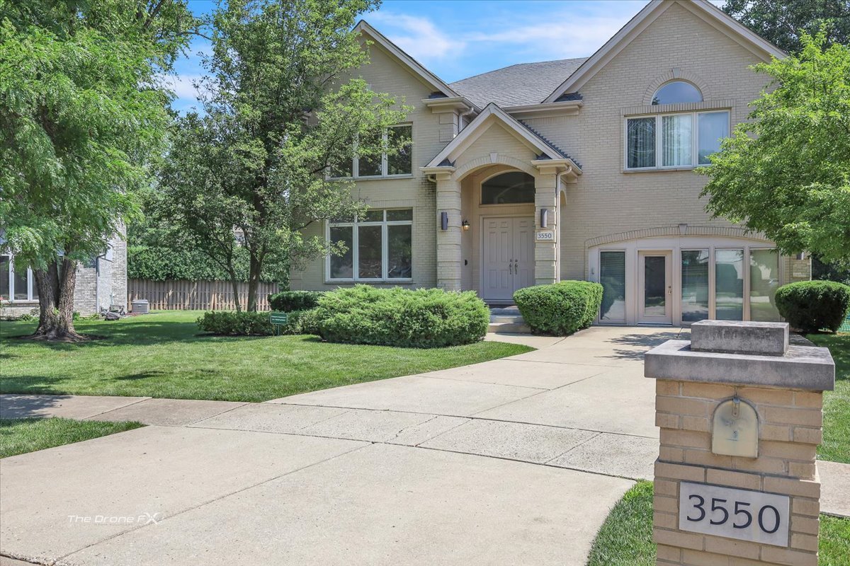 3550 E Ari Drive, Glenview, IL 60025